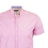 Chemise Homme rose imprimé géométrique (Zoom poitrine et col)