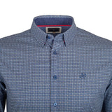 Chemise bleue à manches longues en popline micro géométrique (zoom col et poitrine)
