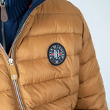 Doudoune doublée marron pour homme BACK to LEGEND (zoom badge poitrine)