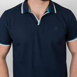 Polo anti UV bleu marine BACK TO LEGEND (zoom sur la poitrine)