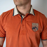 Polo orange col contrasté pour Homme - BACK to LEGEND (zoom poitrine)