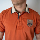Polo orange col contrasté pour Homme - BACK to LEGEND (zoom poitrine)