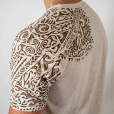 T-shirt homme écru effet tatouage Blacks Legend (vue de 3/4 dos)