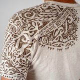 T-shirt homme écru effet tatouage Blacks Legend (zoom sur l'épaule)