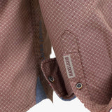 Chemise homme beige à manches longues et motif fantaisie (Zoom poignet)