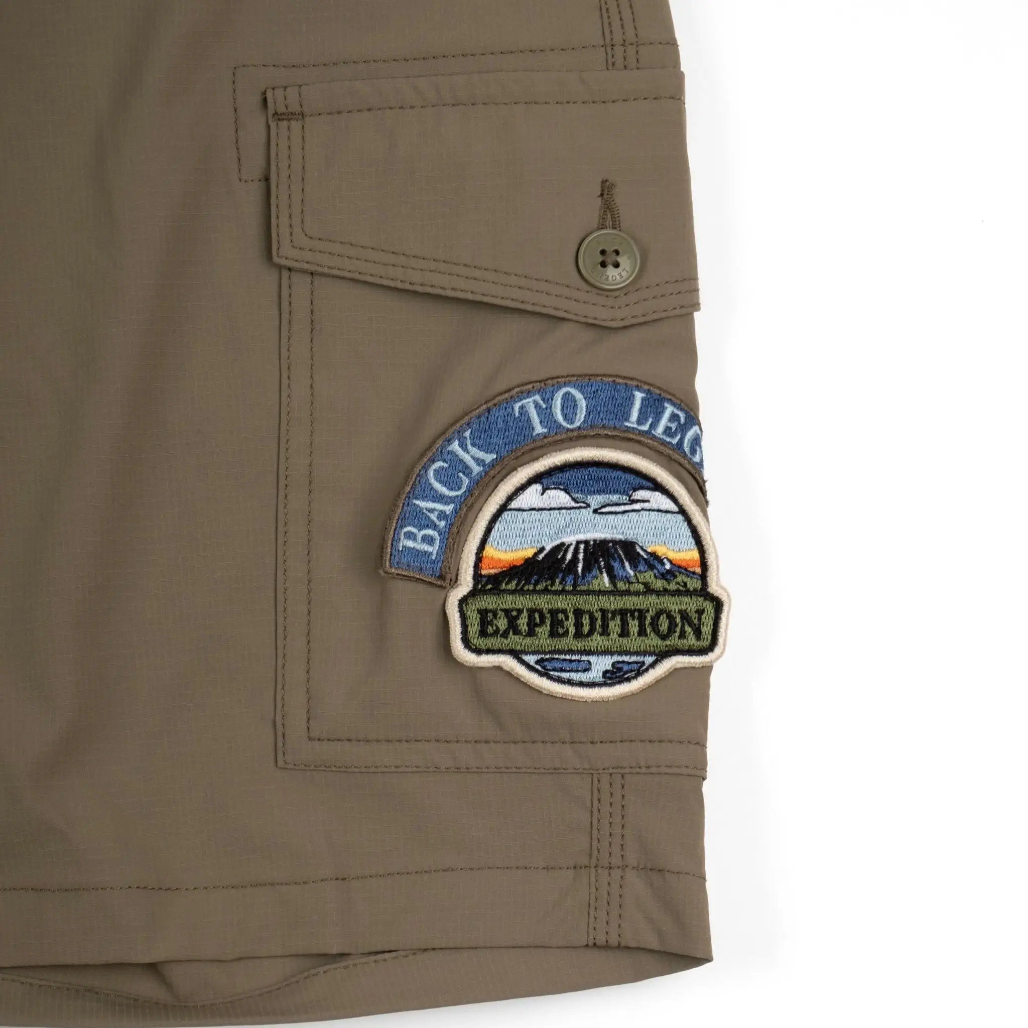 Bermuda coupe cargo vert amande pour homme BACK TO LEGEND (zoom poche latérale)