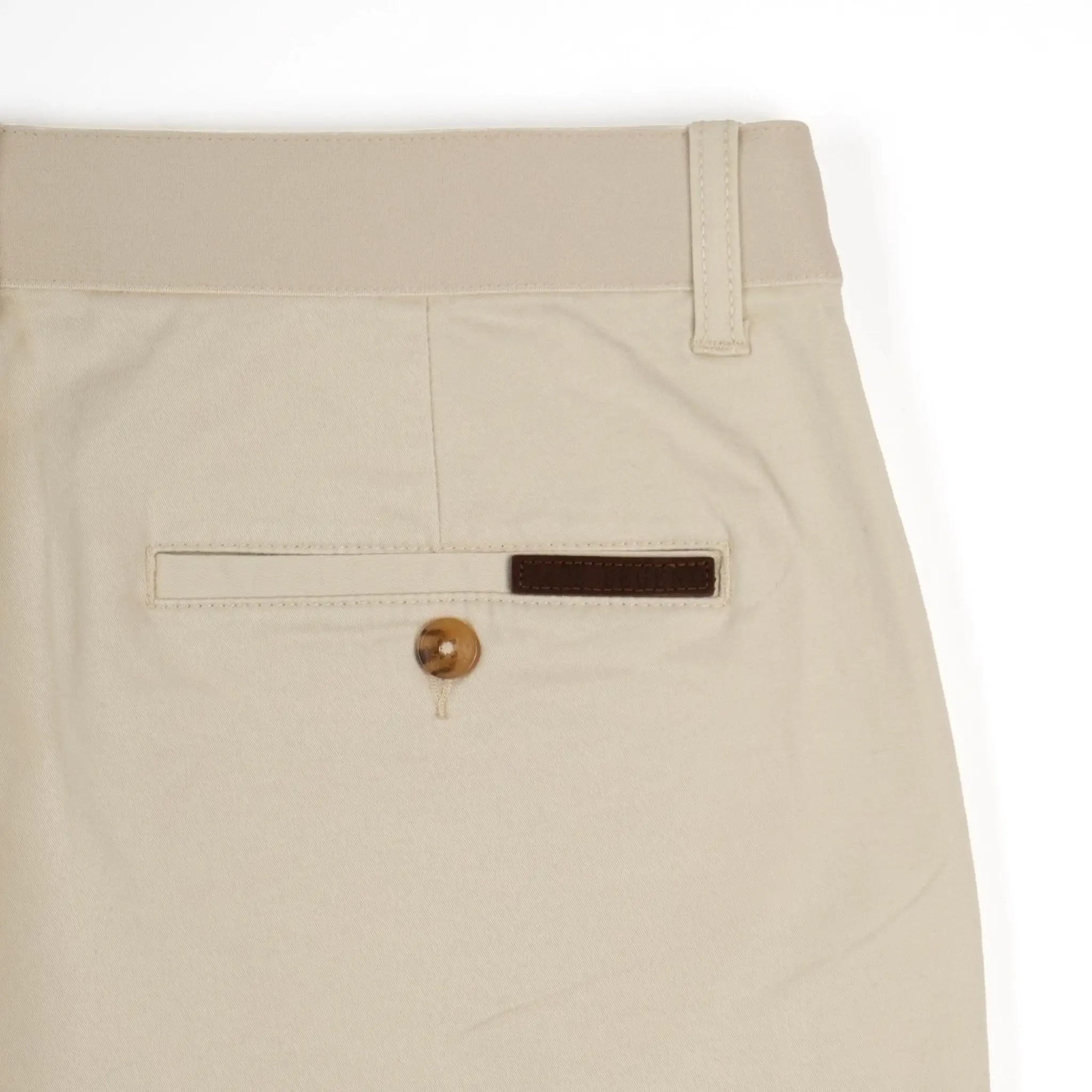 Bermuda coupe chino beige pour homme BACK TO LEGEND (zoom poche arrière)