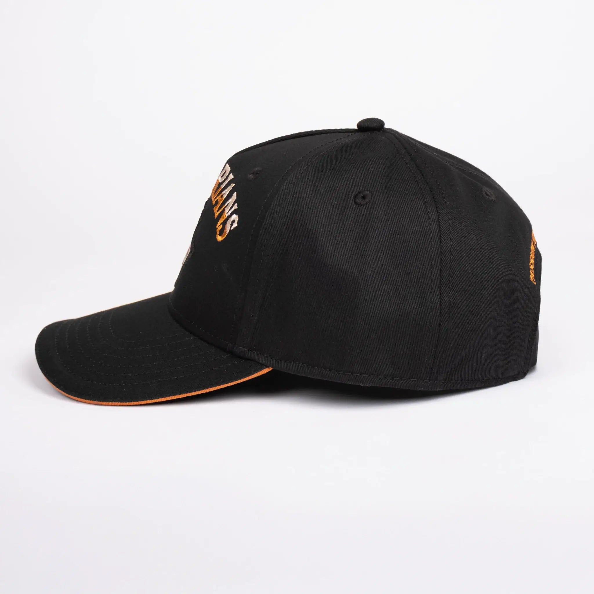 Casquette brodée Barbarians noire BACK TO LEGEND (vue de profil)