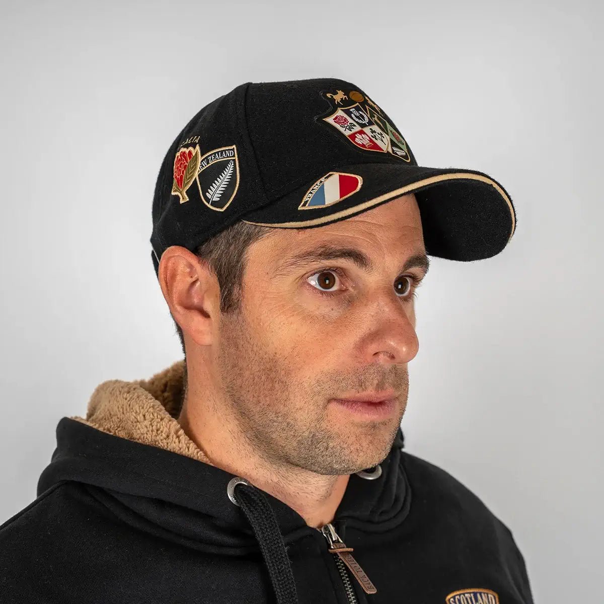 Casquette en velours BARBARIANS multi-nations noire - Blacks Legend