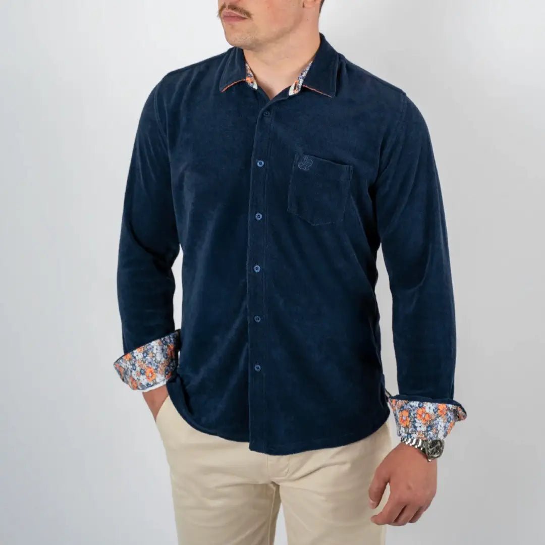 Chemise homme bleu marine en tissu éponge (vue de face)