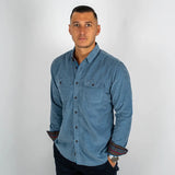 Chemise à manches longues bleu indigo en velours Back to Legend (zoom poitrine)