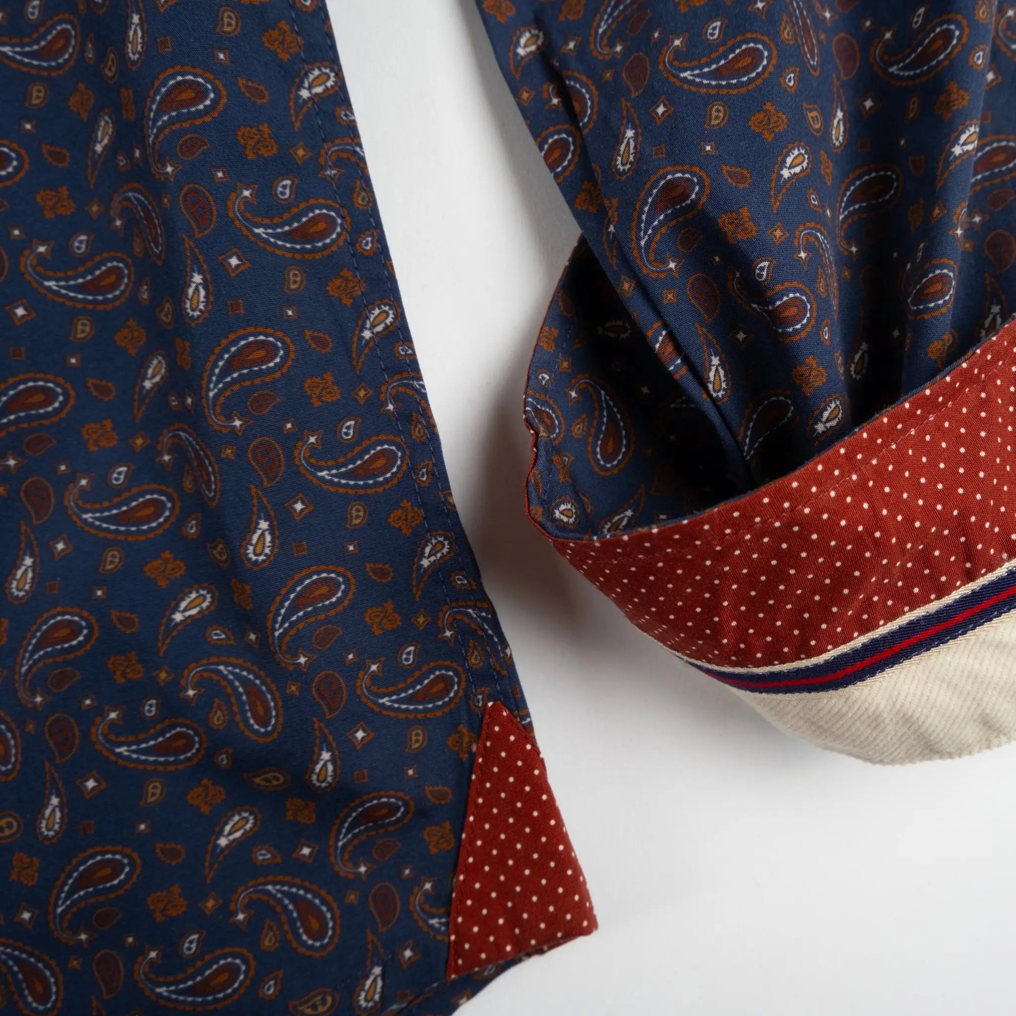 Chemise manches longues bleu marine à motif cachemire BACK TO LEGEND (zoom poignet et revers de manche)