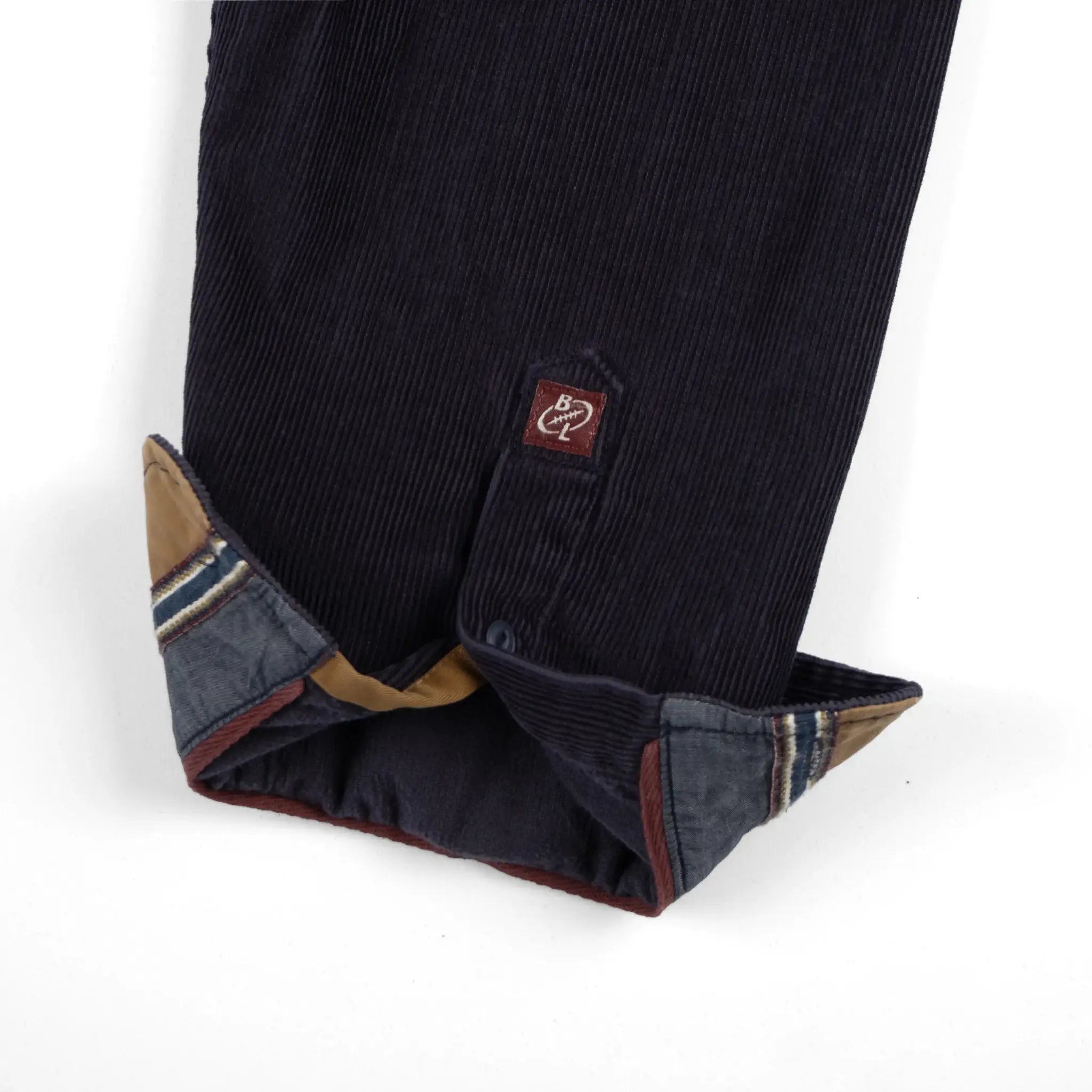Chemise BACK TO LEGEND à manches longues bleu marine en velours (zoom bord de manche)