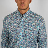 Chemise légère turquoise fleurie à manches longues Blacks Legend (zoom poitrine)