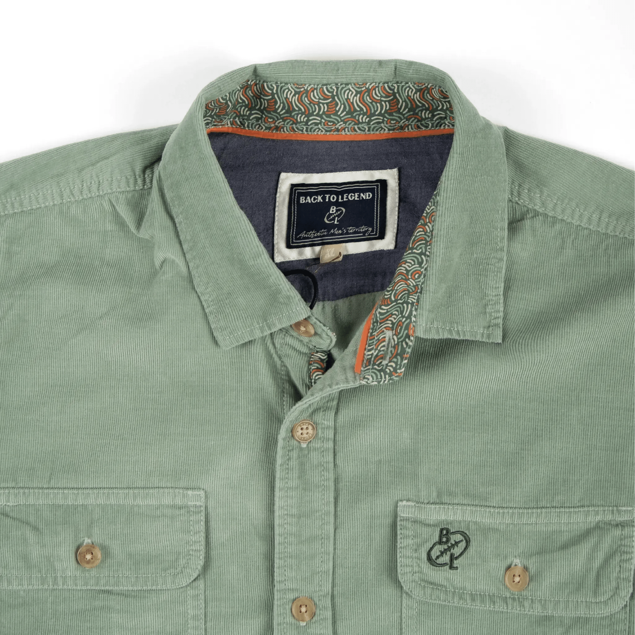 Chemise à manches longues vert écume en velours BACK TO LEGEND (zoom poitrine et col)