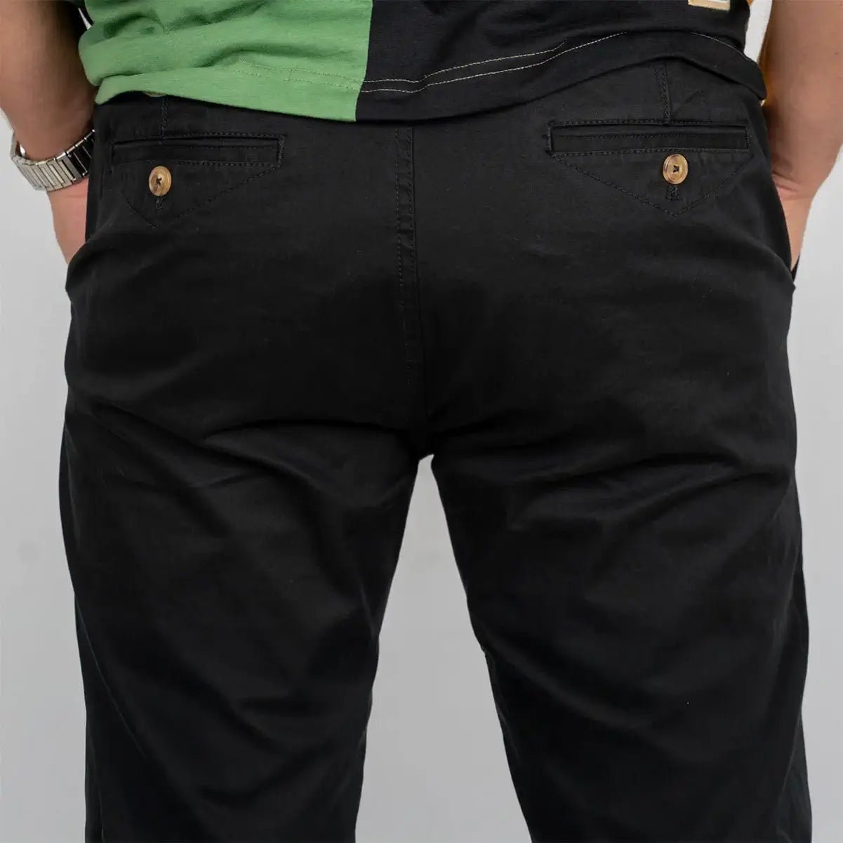 Pantalon chino noir pour homme Blacks Legend (vue de dos)