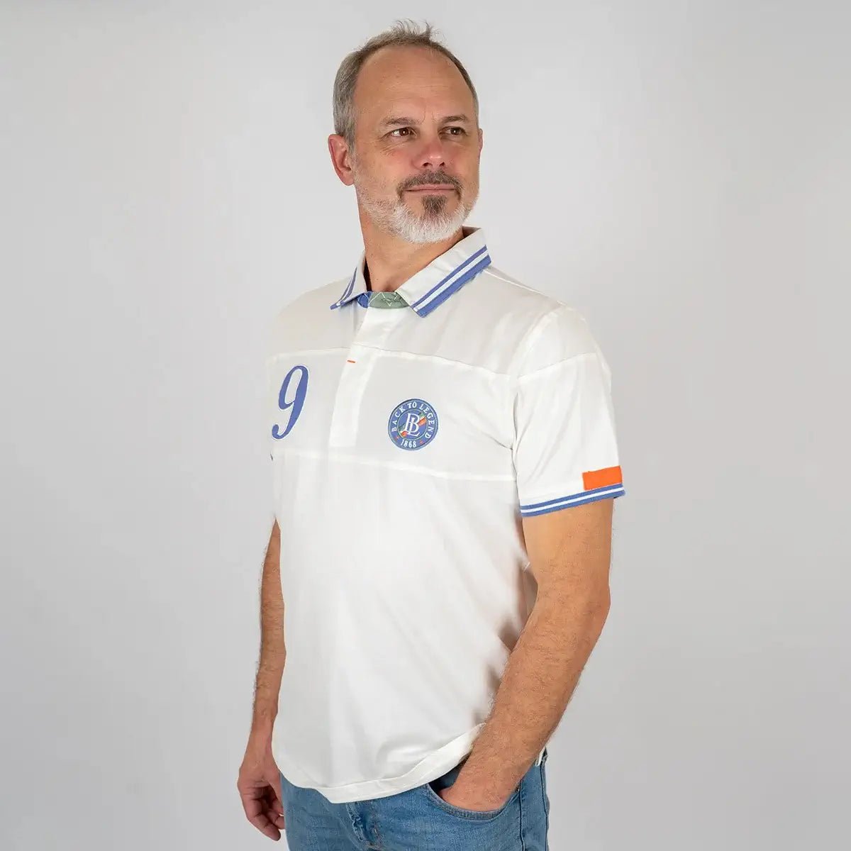 Polo blanc n°9 en coton jersey peau de pêche BACK to LEGEND (vue de 3/4 face)