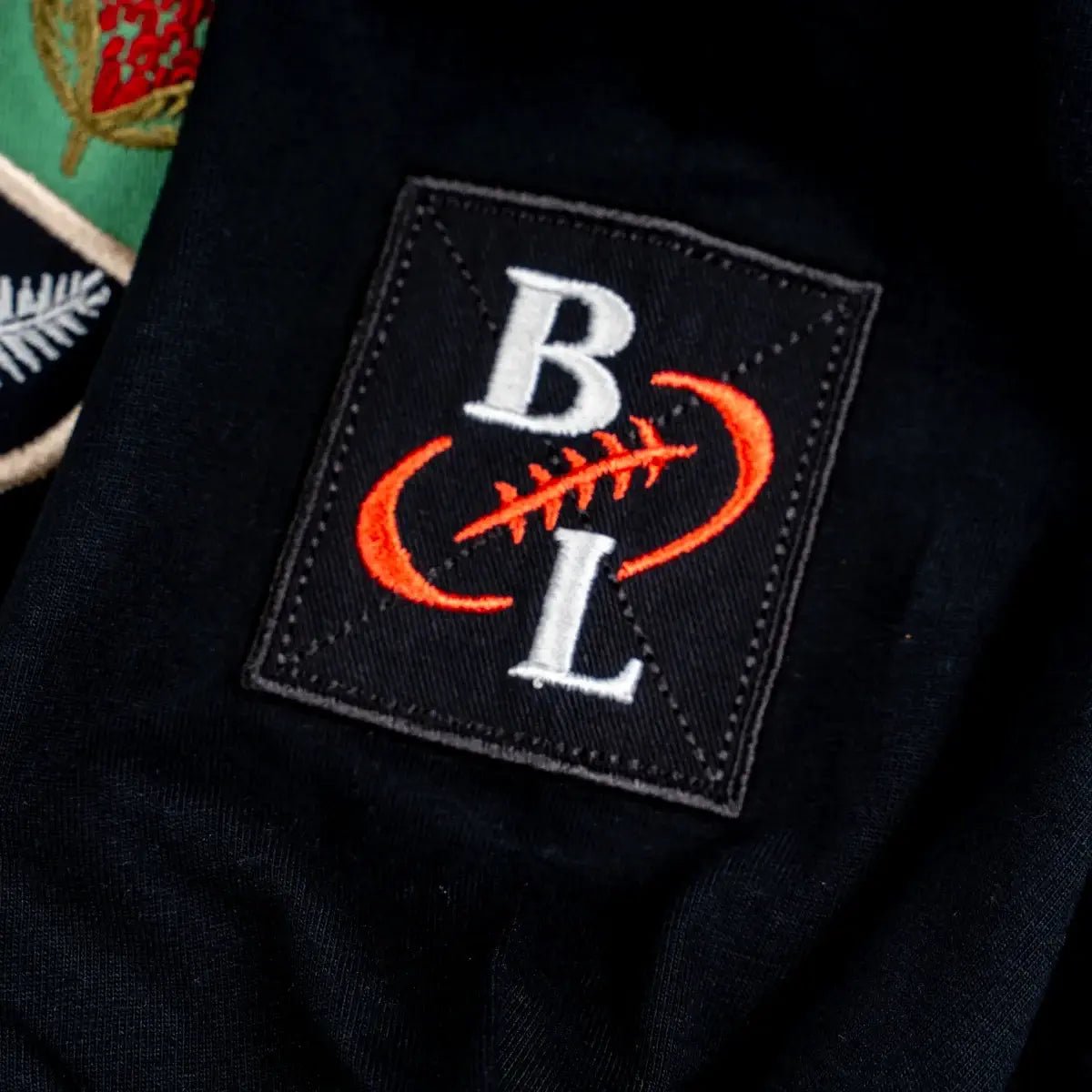 Polo à manches longues noir Barbarians n°10 BACK to LEGEND(zoom patch)