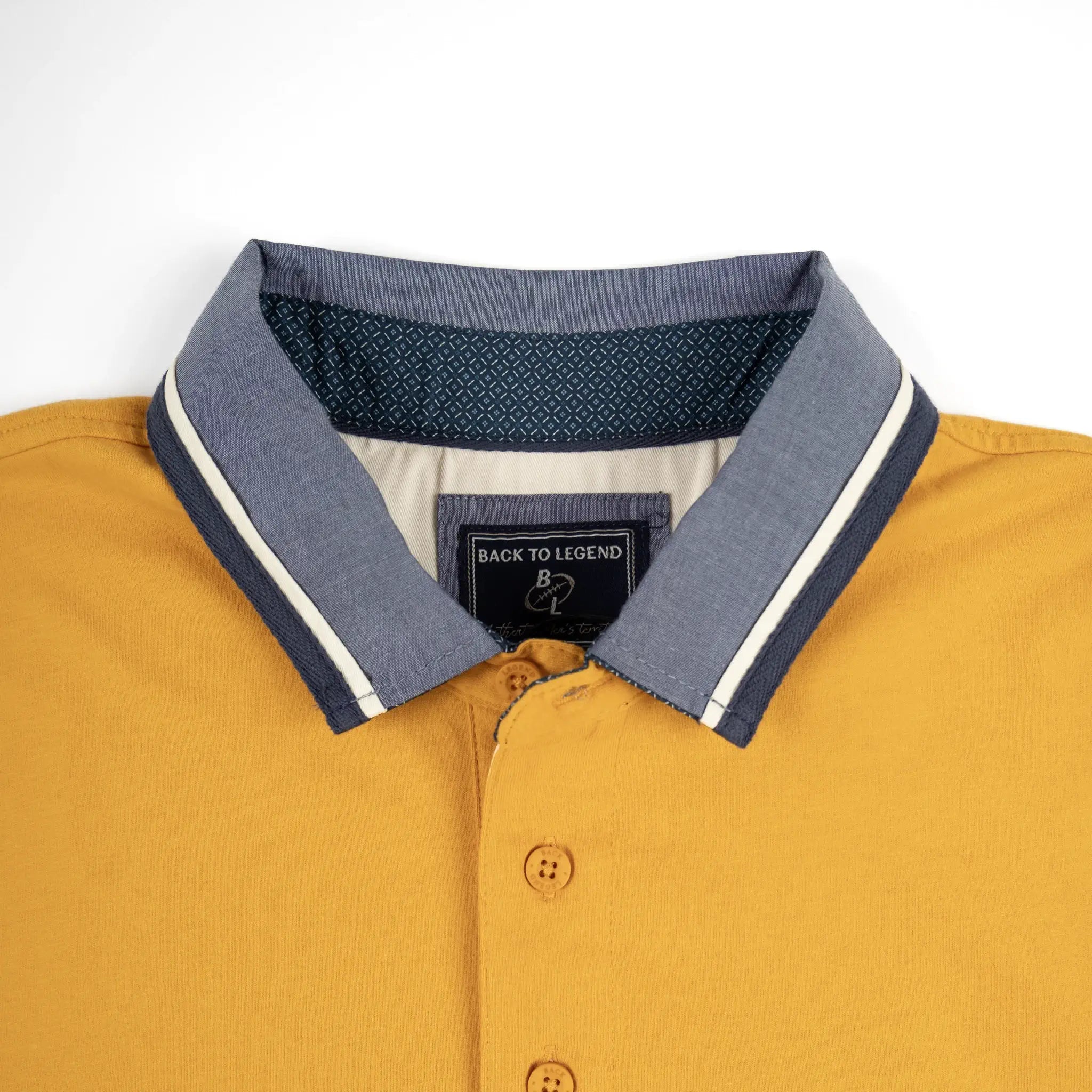 Polo jaune toucher peau de pêche pour hommes BACK TO LEGEND (zoom poitrine et col)
