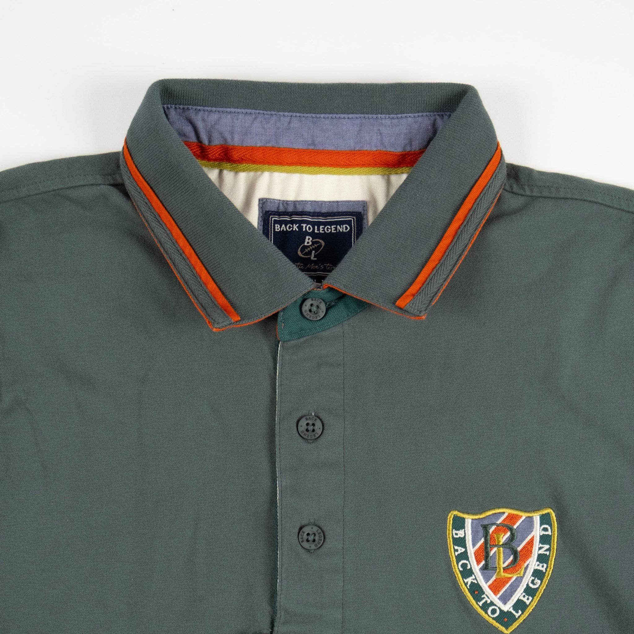 Polo BACK TO LEGEND à manches longues homme vert toucher peau de pêche (zoom poitrine et col)
