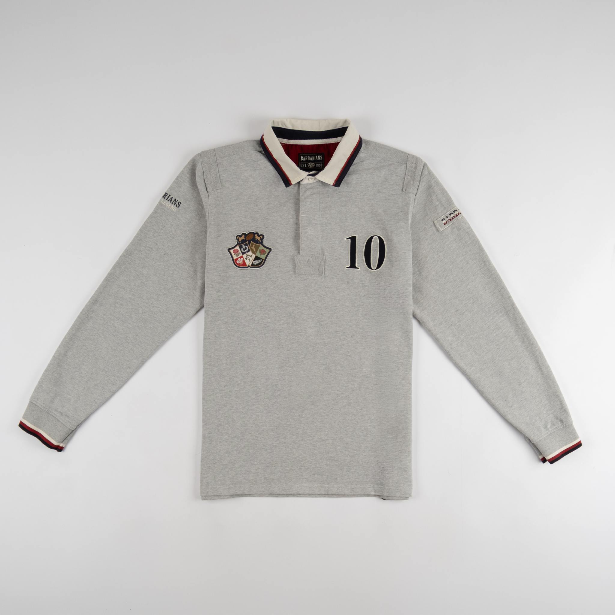 Polo Barbarians n°10 gris finition toucher peau de pêche BACK TO LEGEND (vêtement de face)