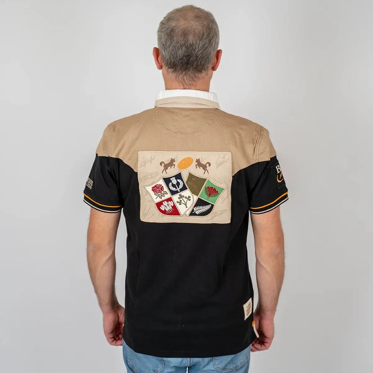 Polo scapulaire beige et noir Barbarians BACK to LEGEND (vue de dos)