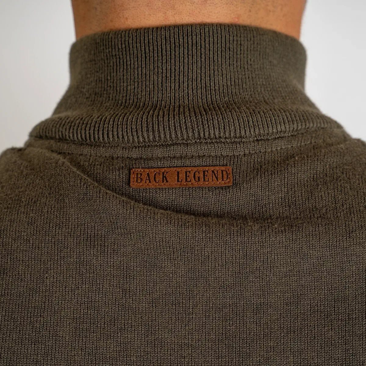 Pull kaki col camionneur en coton et cachemire BACK to LEGEND (vue de dos)