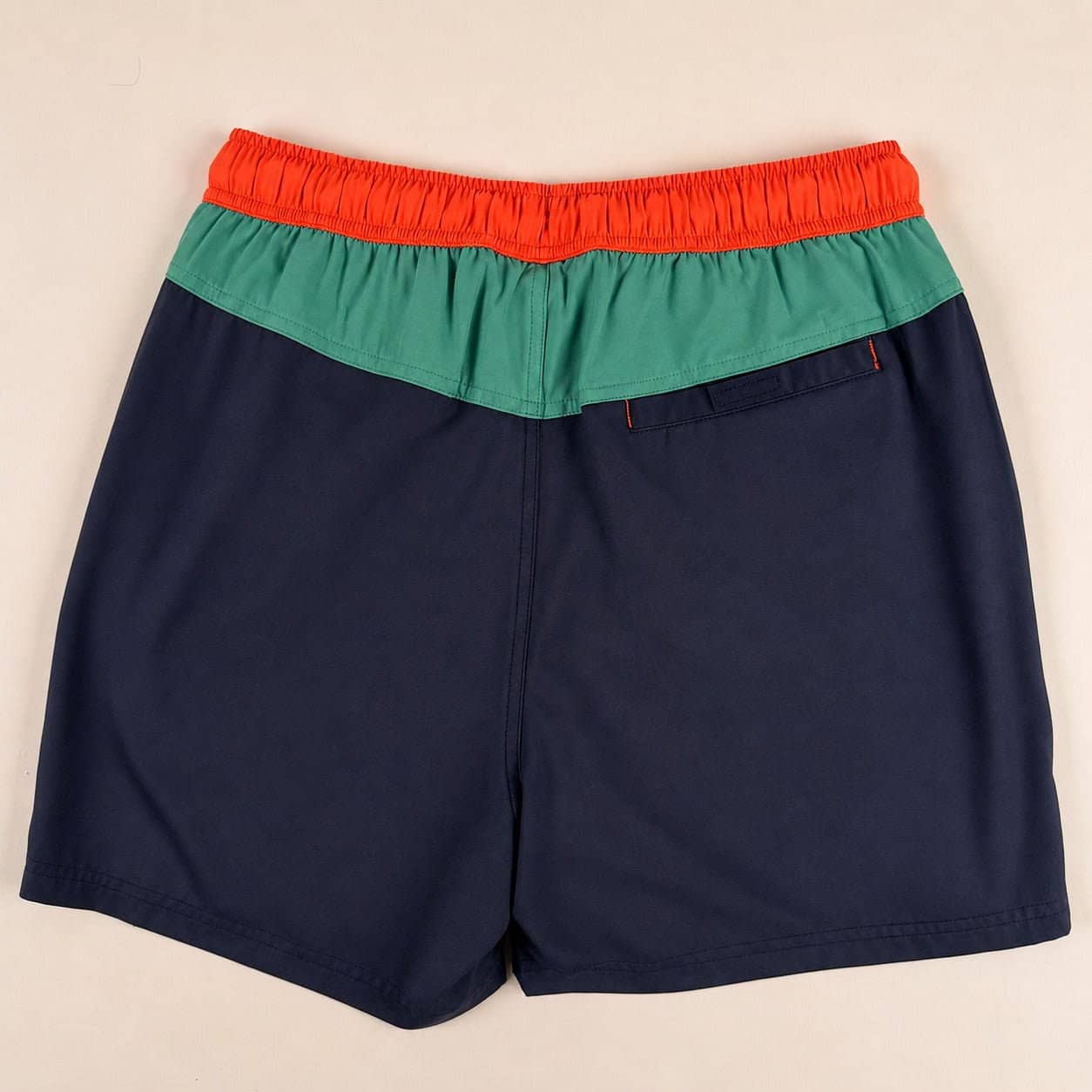 Short de bain BACK TO LEGEND tricolore vert/marine/orange pour homme (vêtement à plat de dos)