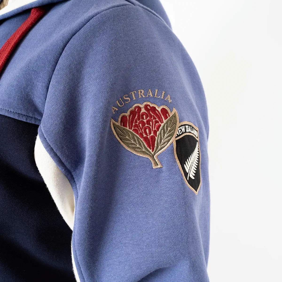 Sweat full zip à capuche Barbarians multi-nations BACK to LEGEND (zoom épaule gauche)