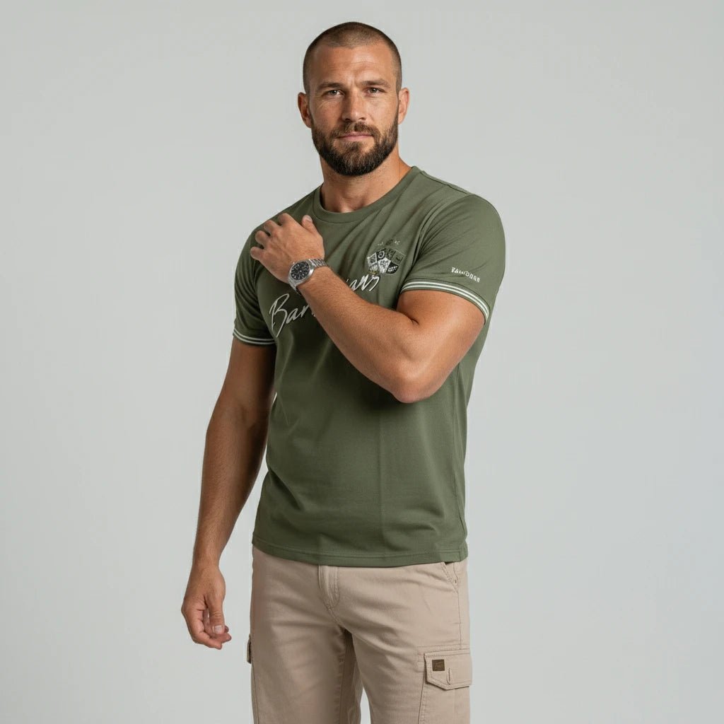 T-shirt vert col rond Barbarians BACK to LEGEND (vue de 3/4 face)