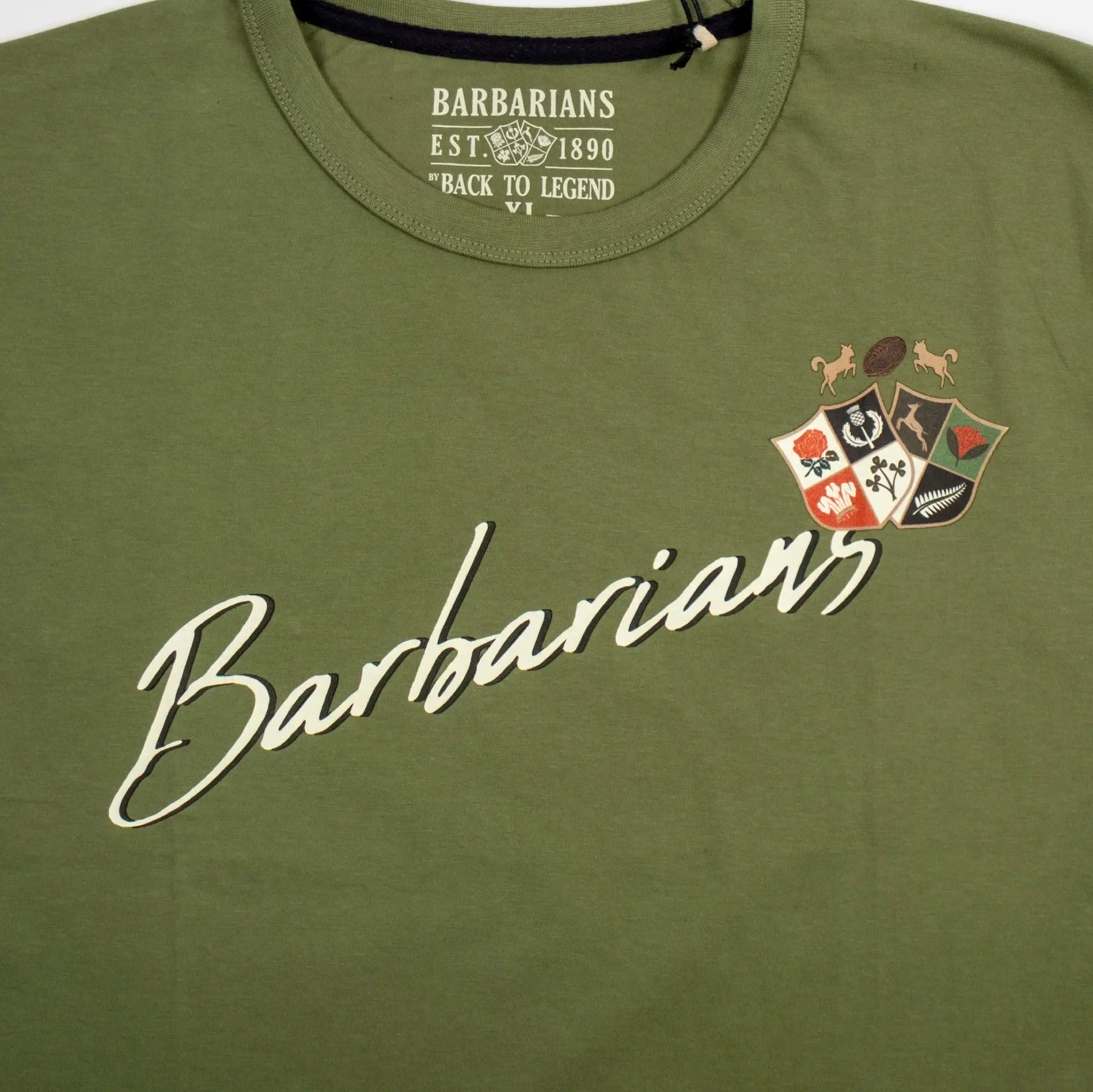 T-shirt vert col rond Barbarians BACK to LEGEND (zoom signature poitrine)