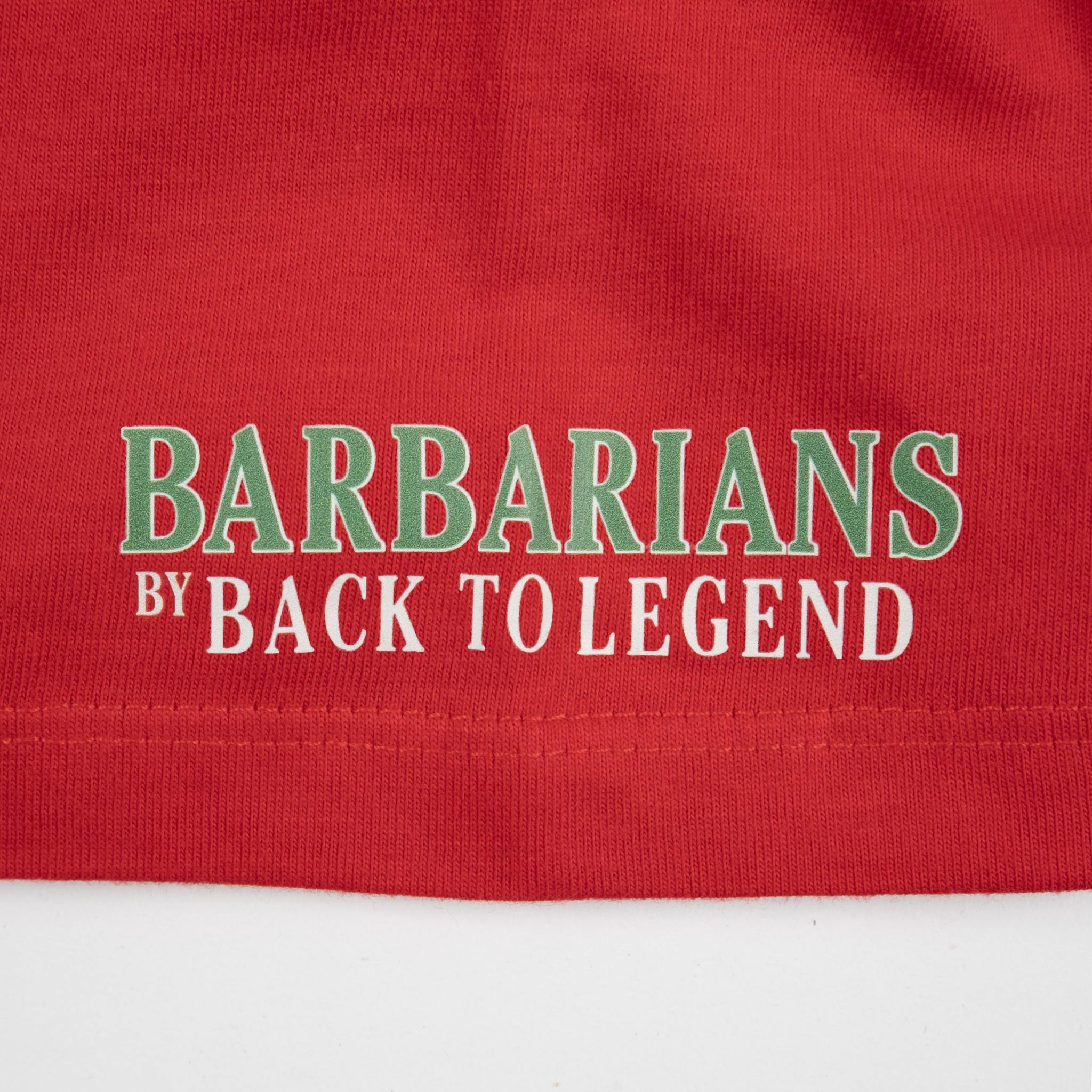 T-shirt manches courtes XV Barbarians rouge pour homme BACK TO LEGEND (zoom flocage signature sur la manche)